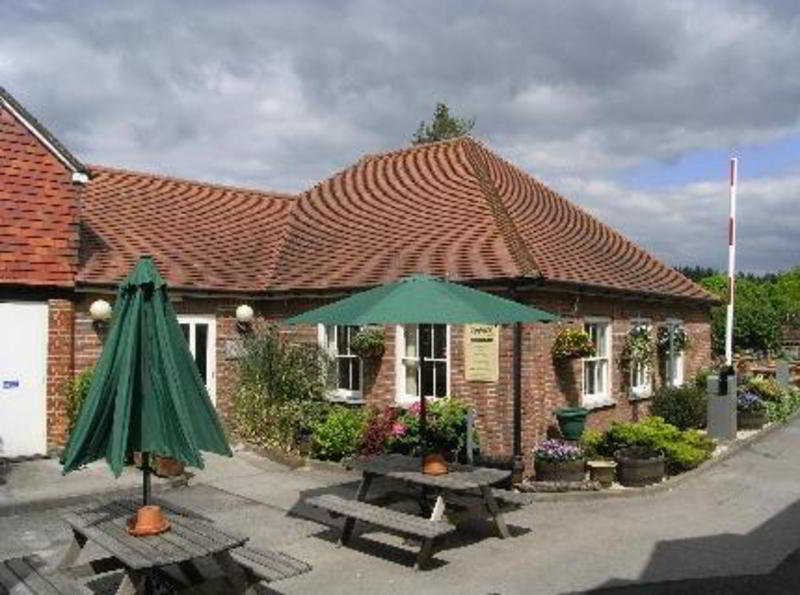 The Three Swans Hotel, Hungerford, Berkshire Zewnętrze zdjęcie